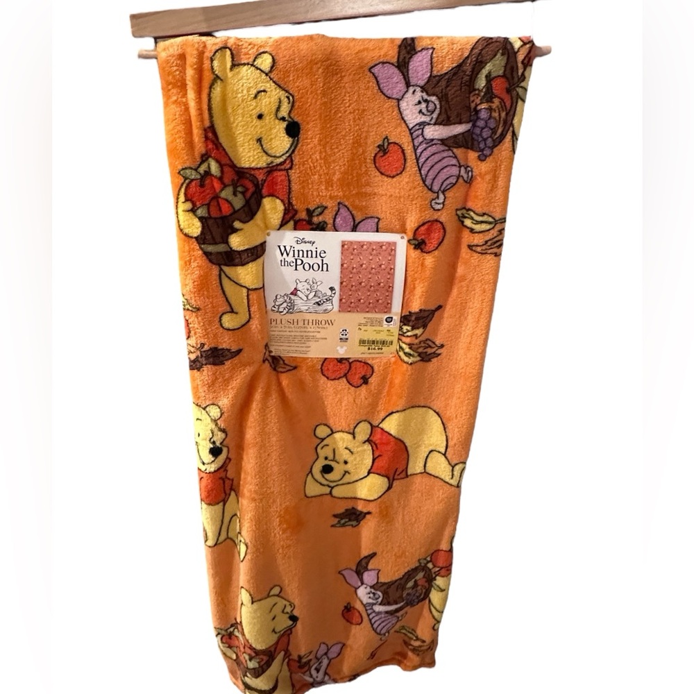 Disney Winnie the Pooh Autumn Leaves 🍁 Throw Blanket NWT